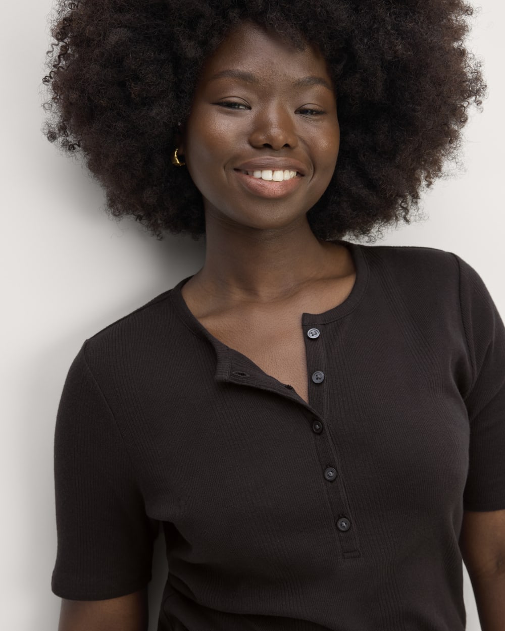 The Vintage Rib Henley in Black — front view