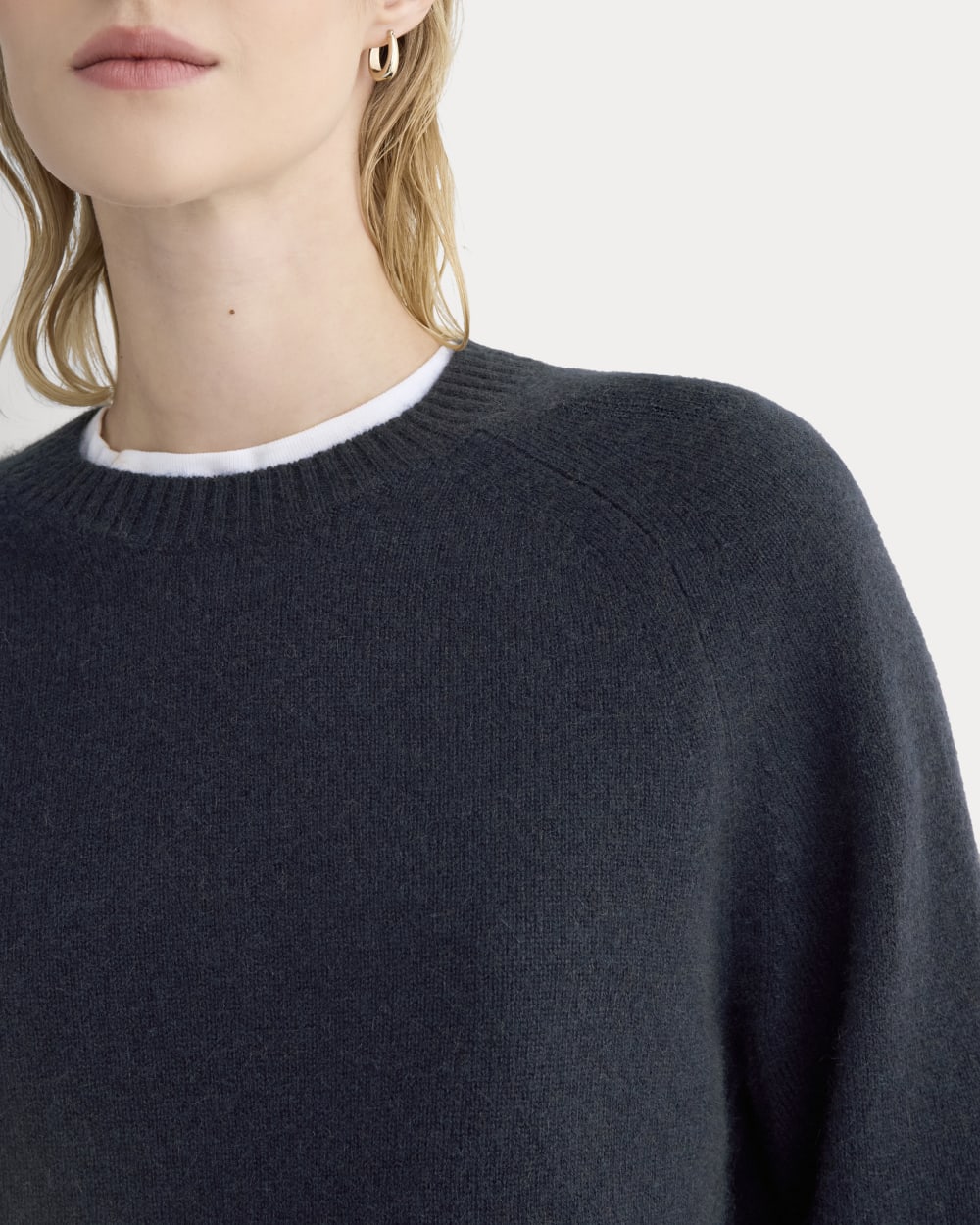 The Boxy Crew in Cashmere in Navy — detail view