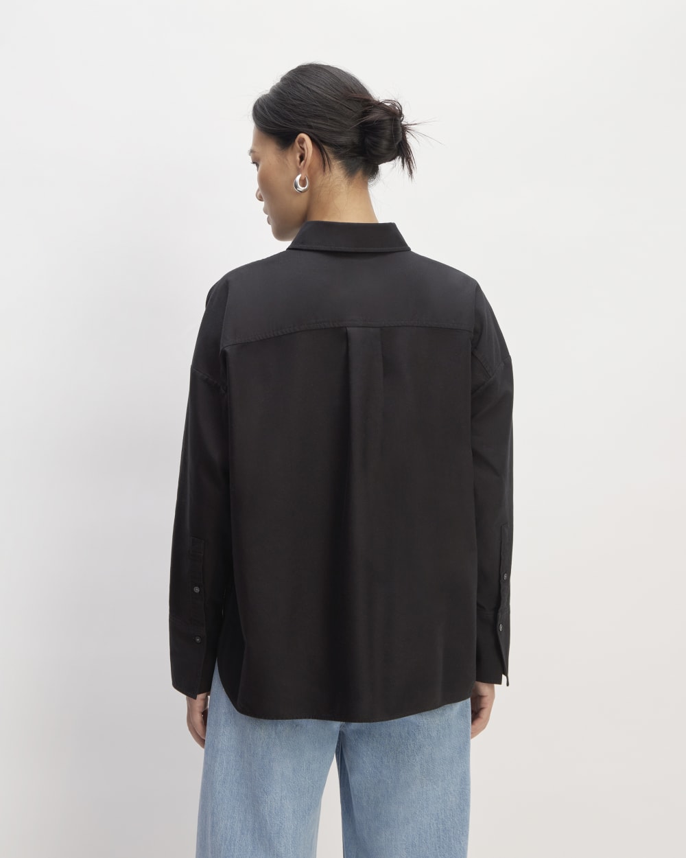 The Boxy Oxford in Black — detail view