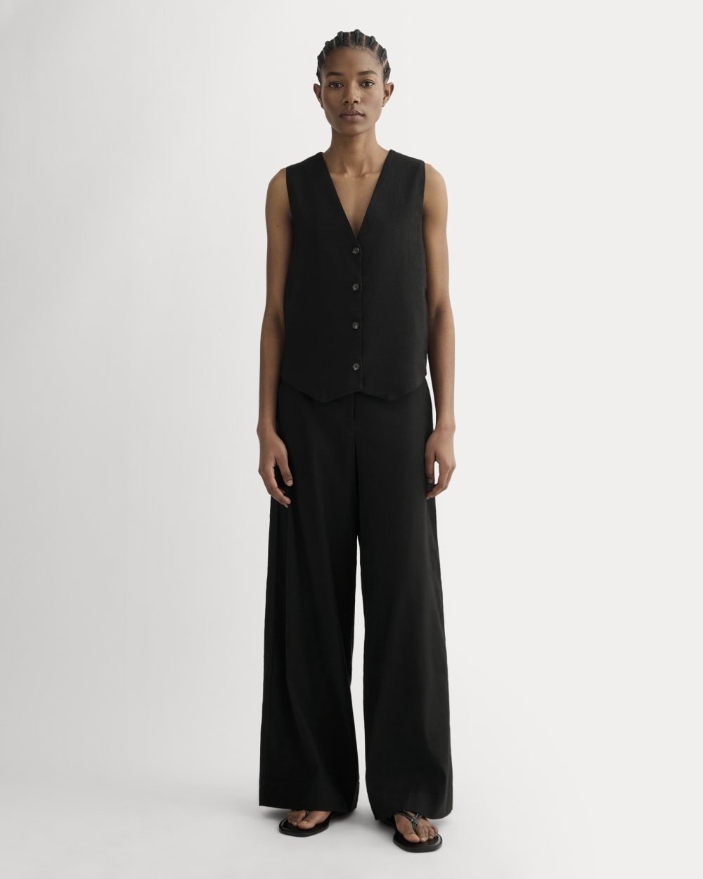 The Wide-Leg Pant in Stretch Linen in Black — front view