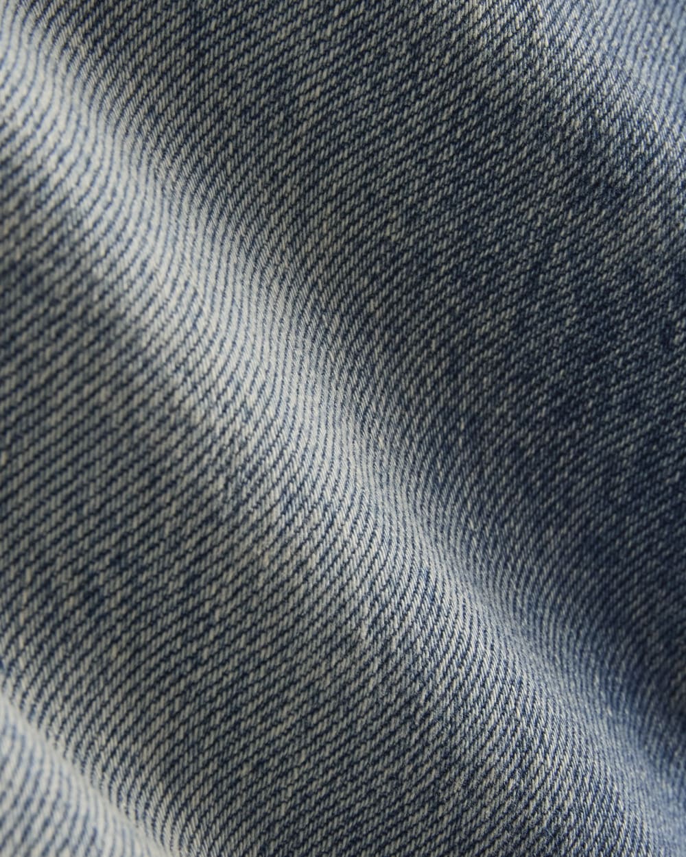 The ’90s Cheeky® Jean in Vintage Mid Blue — detail view
