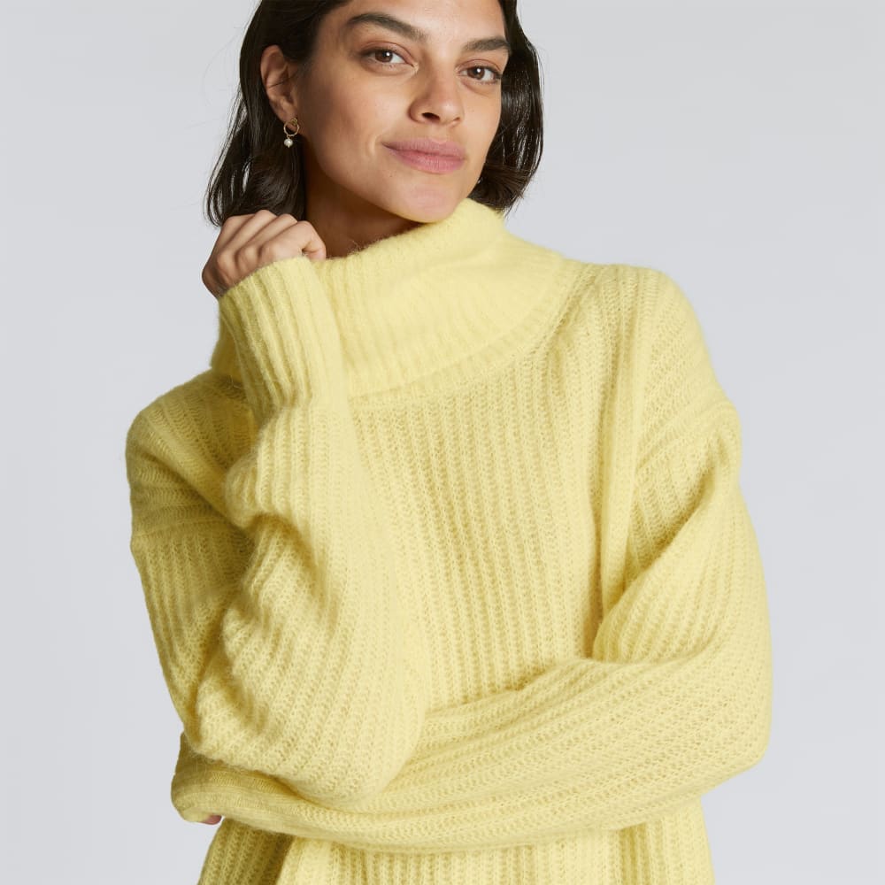 The Alpaca Oversized Turtleneck in Lemon — detail view