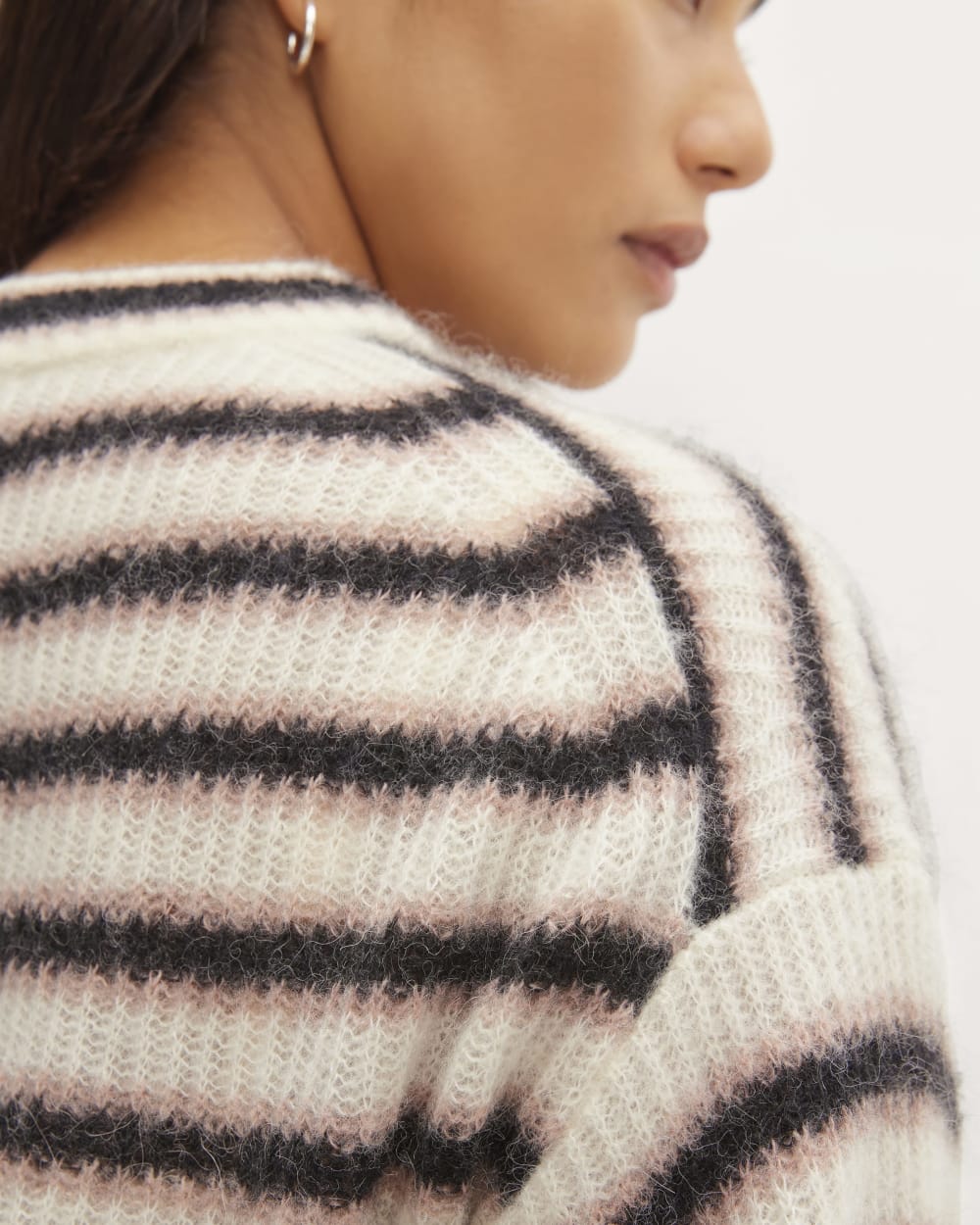 The Cocoon Crew in Alpaca in Heathered Black / Cafe Creme / Bone — detail view