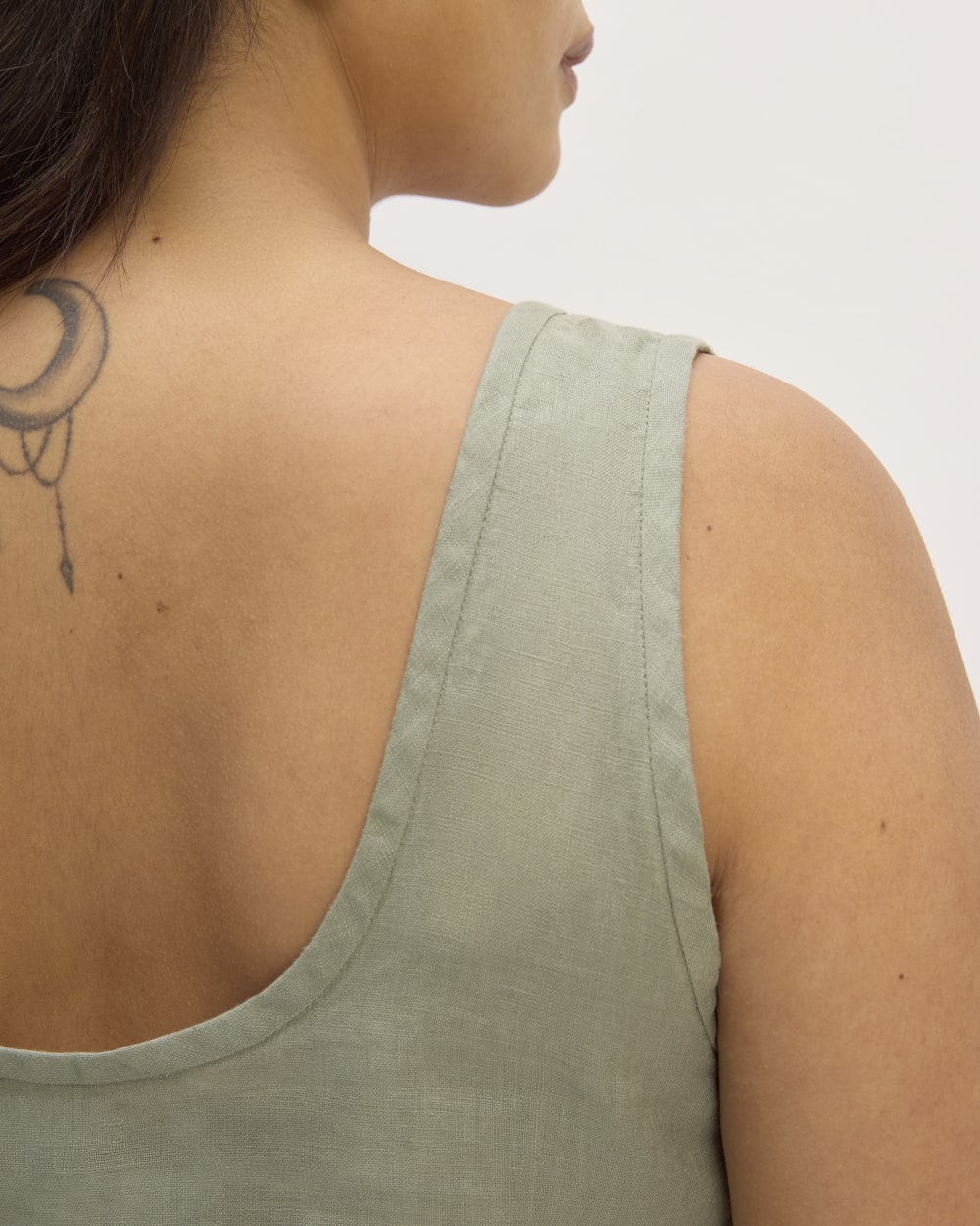 The Scoop Tank in Linen in Sage Green — detail view