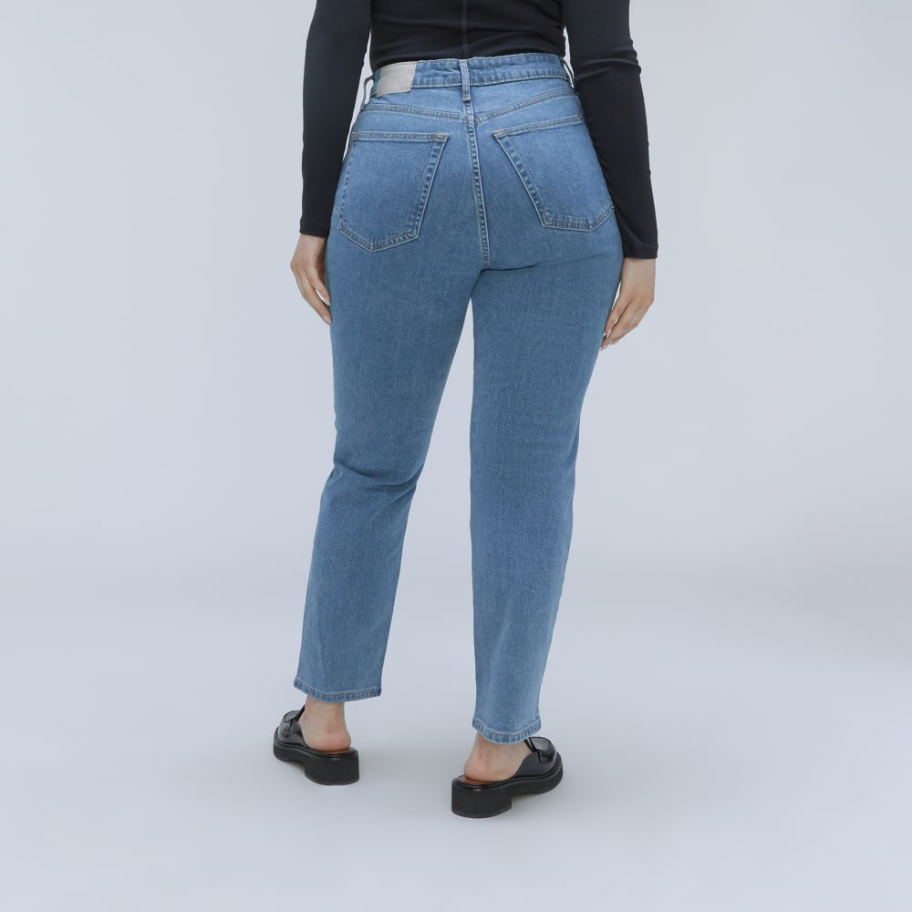 The Cheeky Hourglass Jean in Stone-Washed Sky — detail view