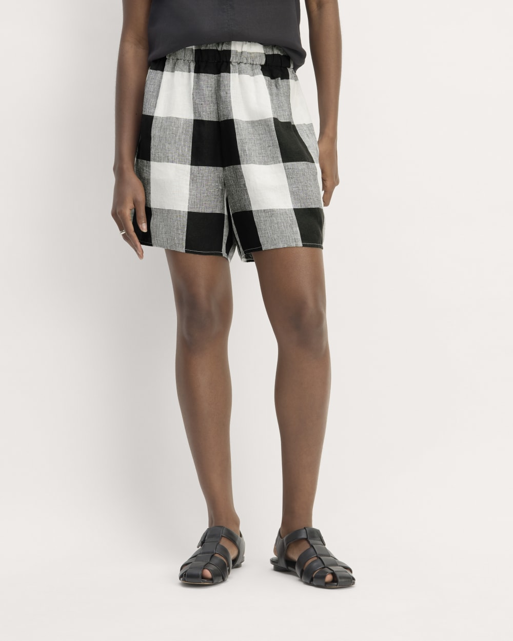 The Linen Easy Short in Bone / Black Check — detail view
