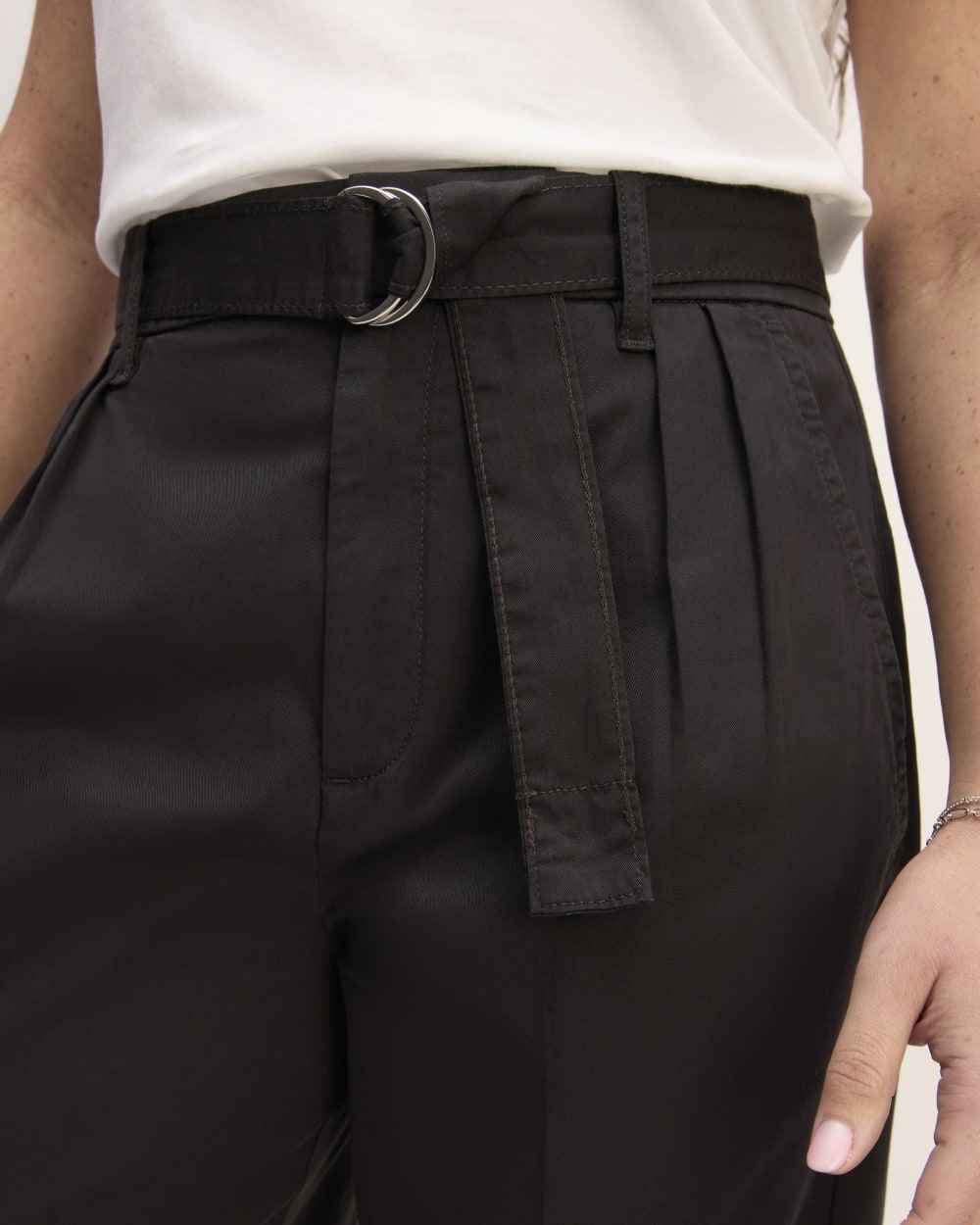 The Pleated Wide-Leg Chino in Black — detail view