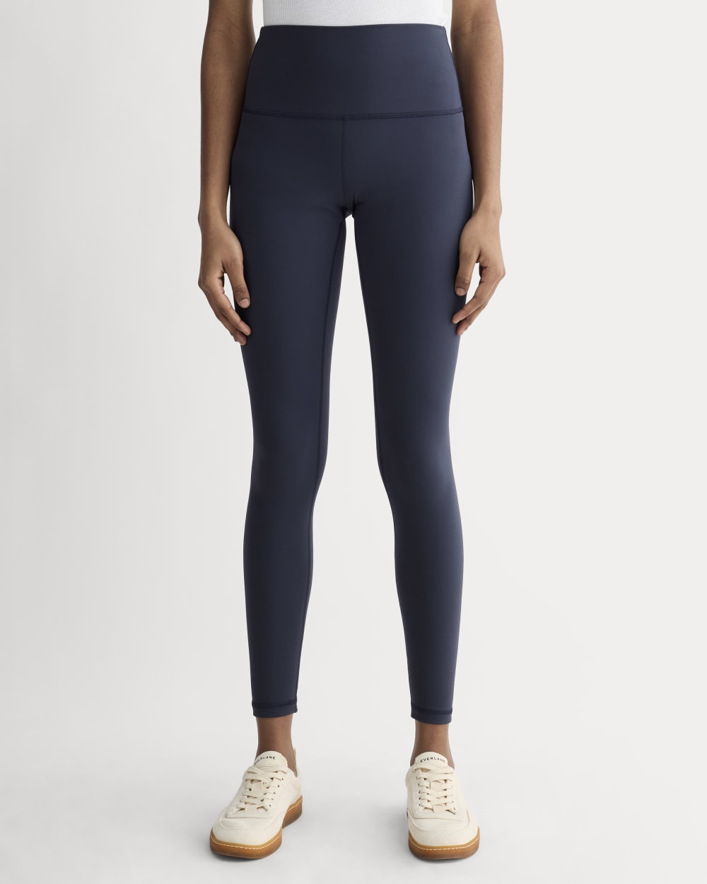 The Perform 24/7 Legging in Navy — detail view