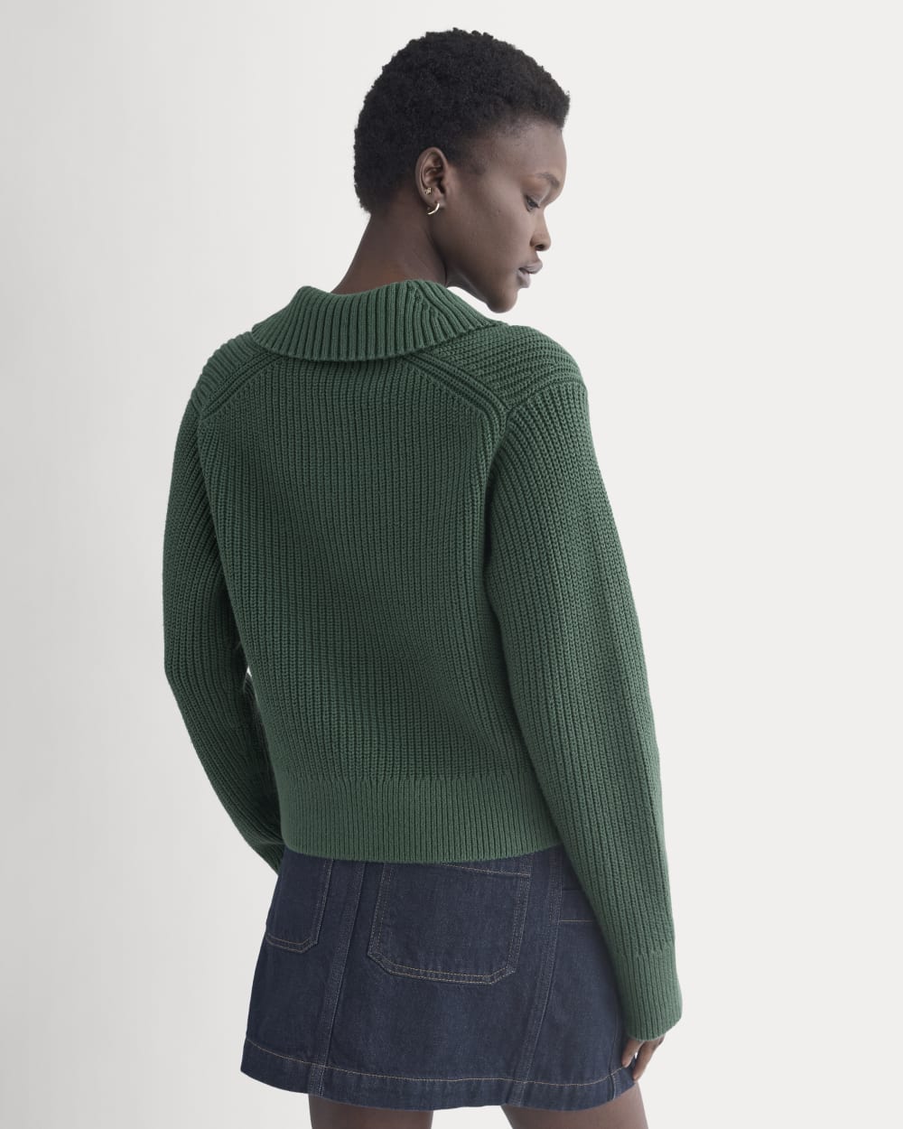 Shrunken Cardigan in Everyday Cotton in Hunter Green — detail view