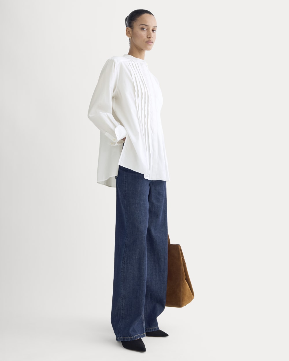 The Pleated Shirt in Silky Cotton in White — detail view