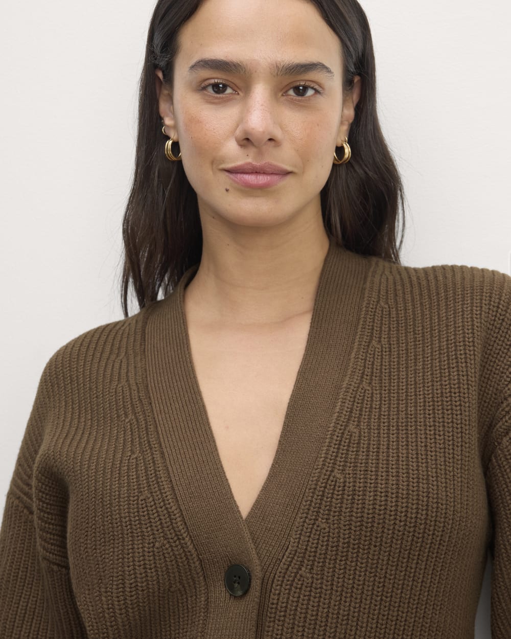 The Boxy Cardigan in Everyday Cotton in Cocoa — detail view
