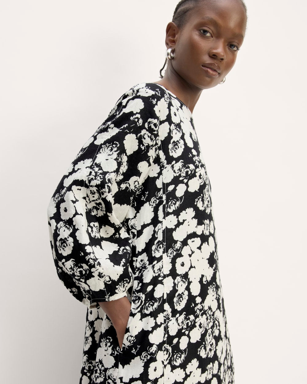 The Linen A-Line Midi Dress in Black / Bone Floral — detail view