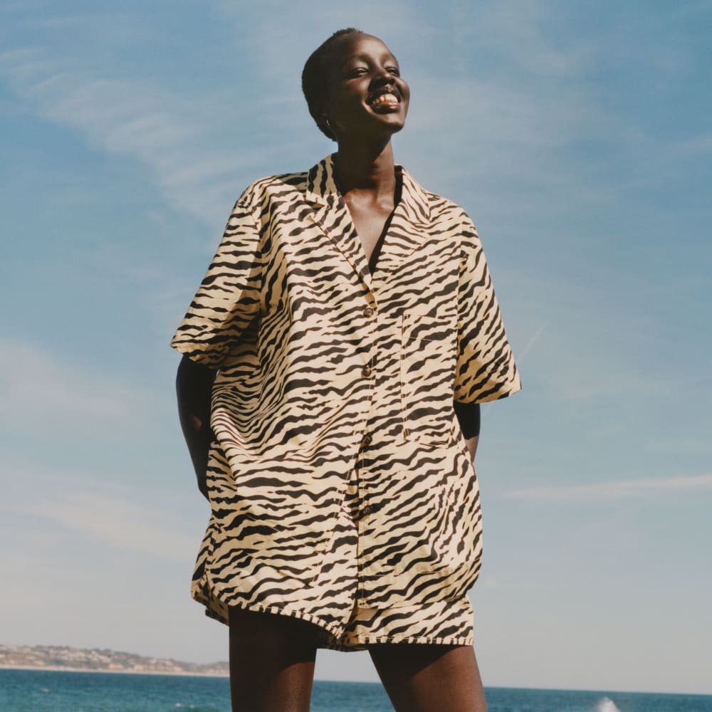 The Poplin Shirt in Pale Yellow Tiger Stripe — detail view