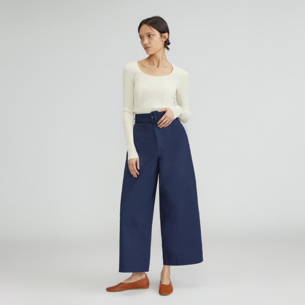 The Structured Cotton Belted Pant in Navy — detail view