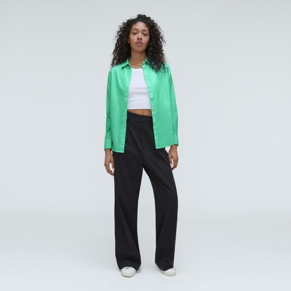 The Must-Have Shirt in Silky Cotton in Bright Jade / White — detail view