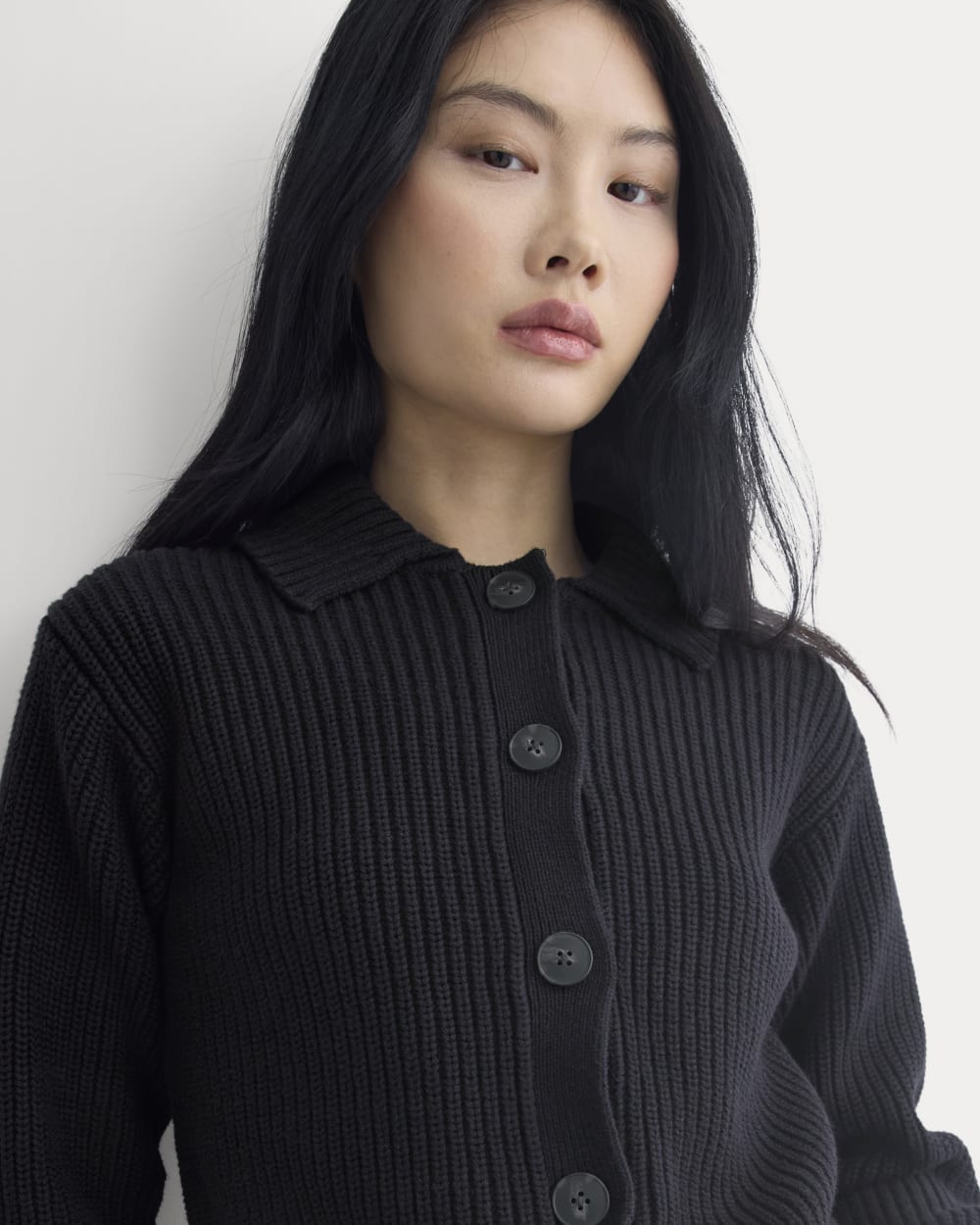 Shrunken Cardigan in Everyday Cotton in Black — detail view