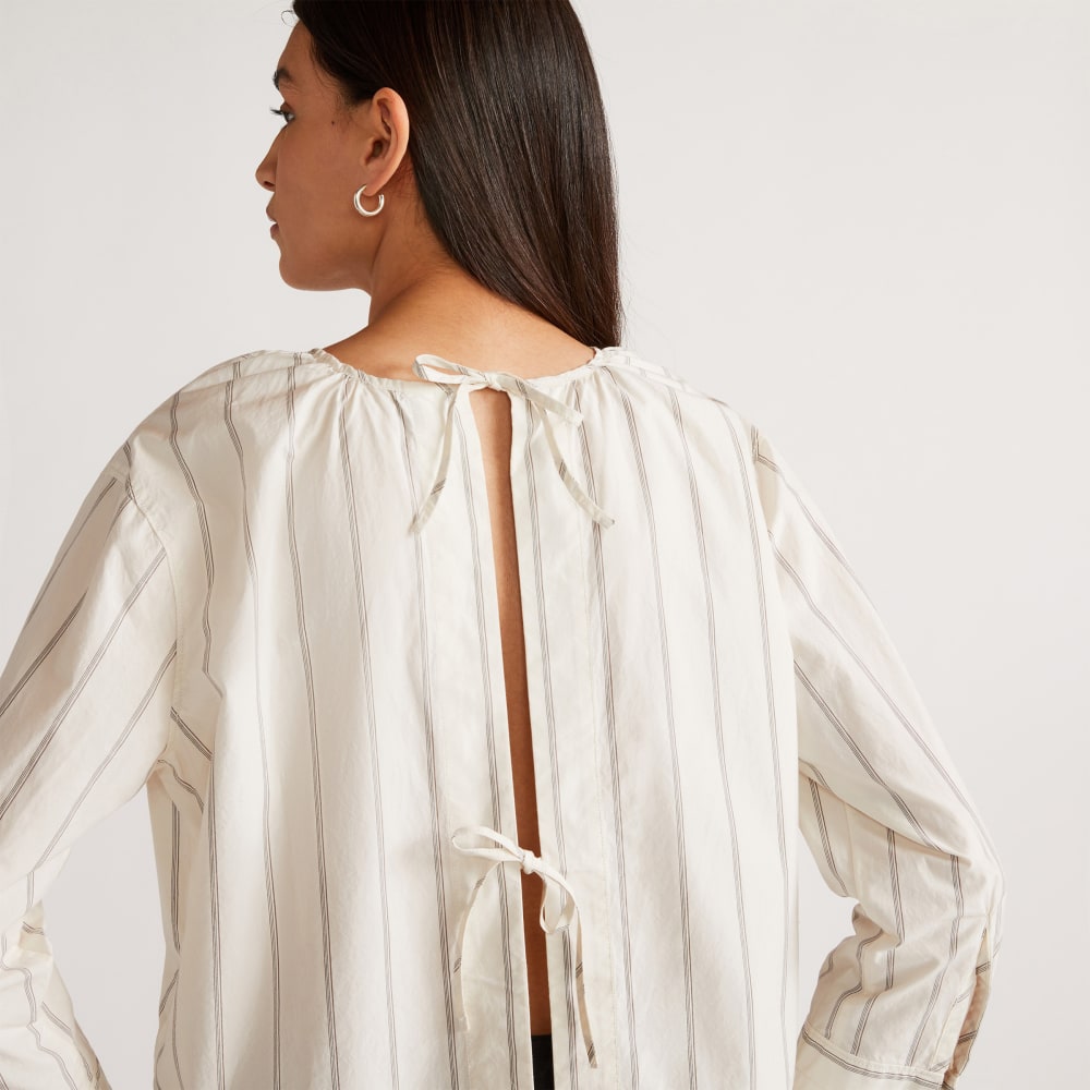 The Poplin Breeze Shirt in Black / Canvas Tan — detail view