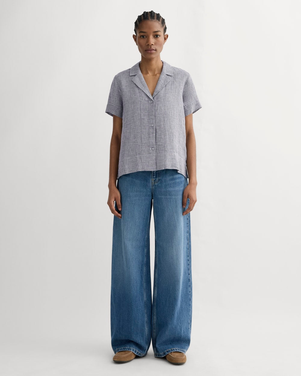 The Notch Shirt in Linen in Midnight Navy Gingham — detail view
