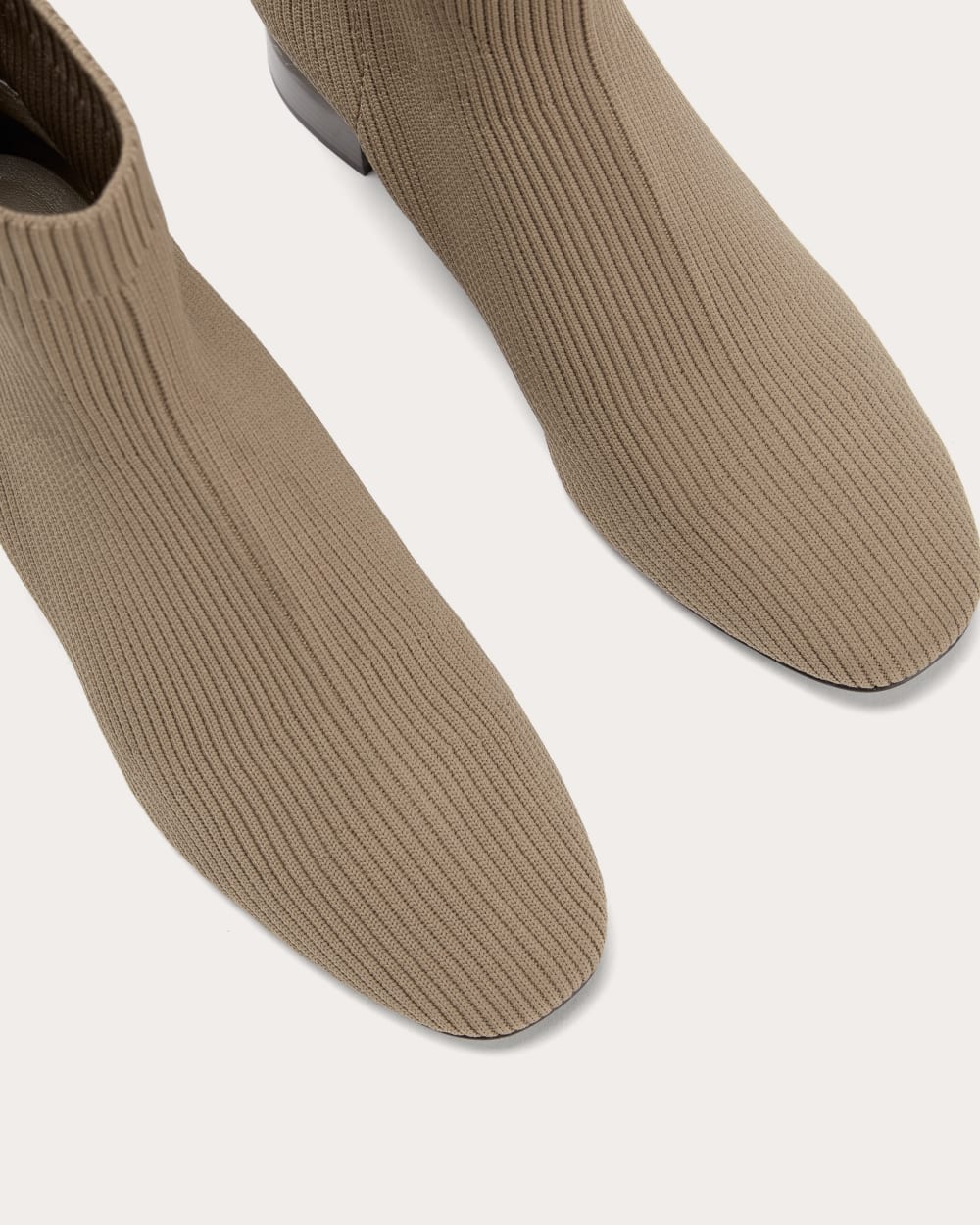 The Glove Boot in Tan Mocha — detail view