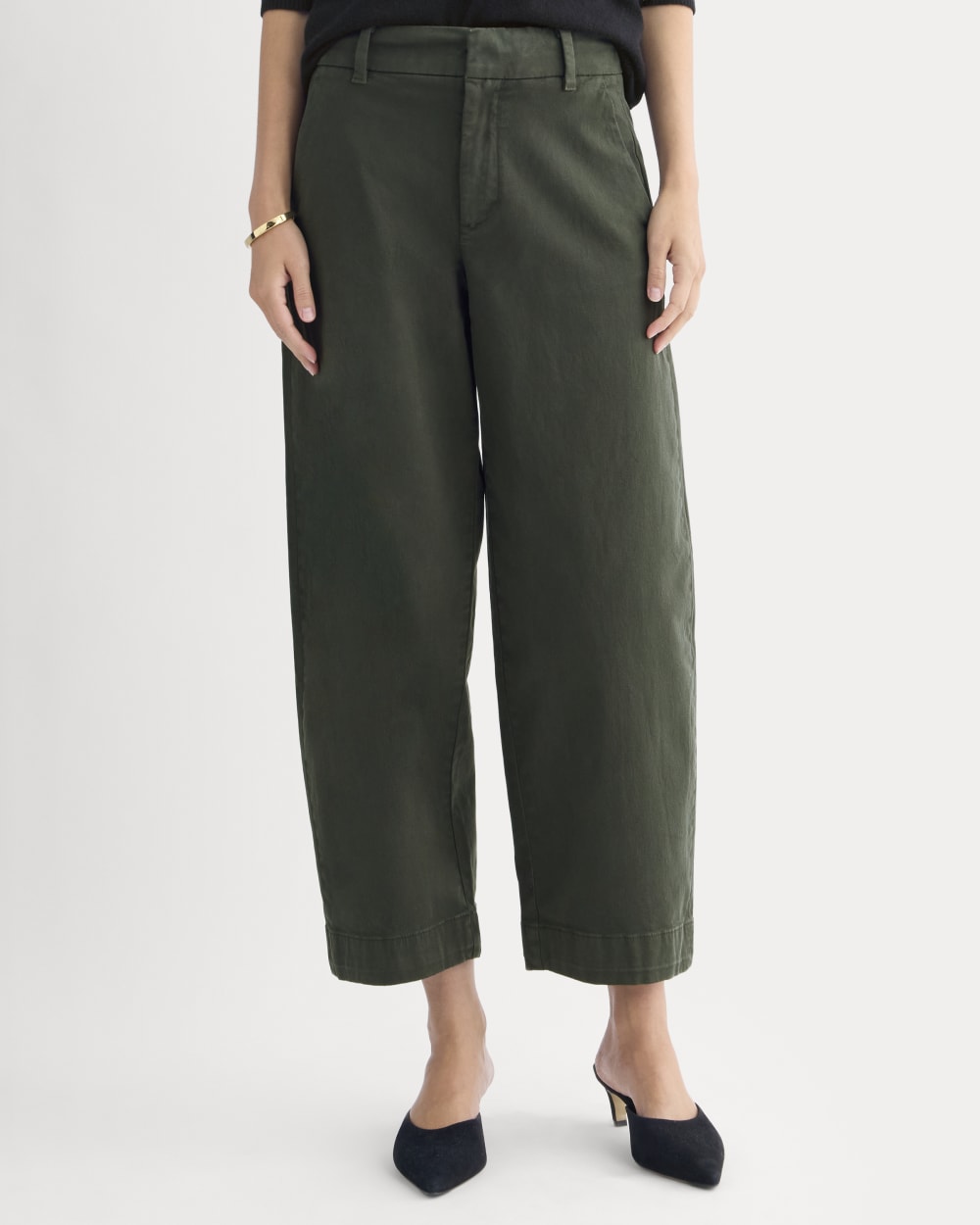 Cotton Twill Chino in Dark Green — detail view