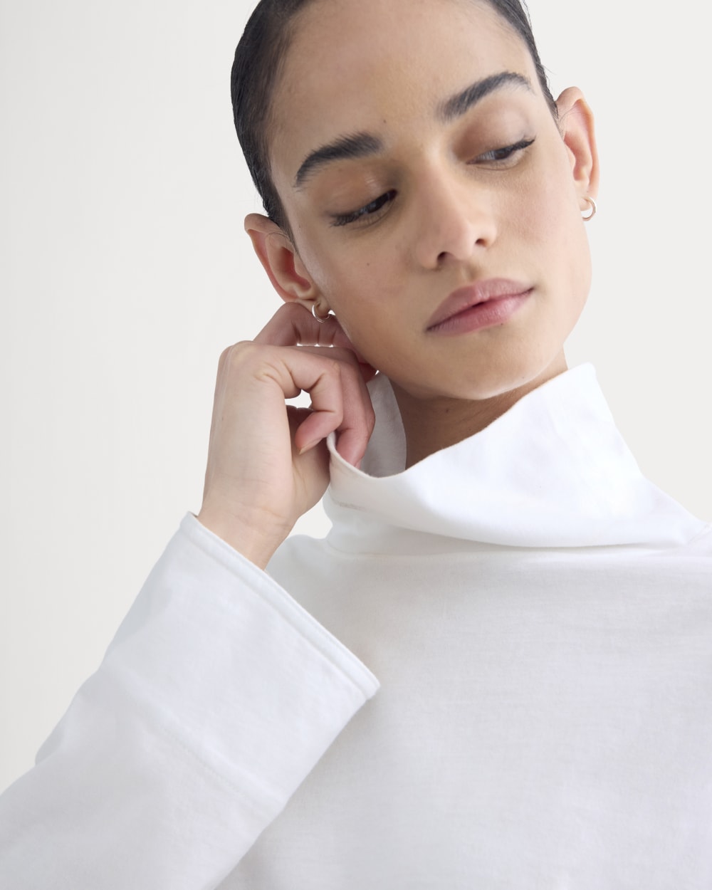 Slouchy Turtleneck In Essential Cotton in White — detail view