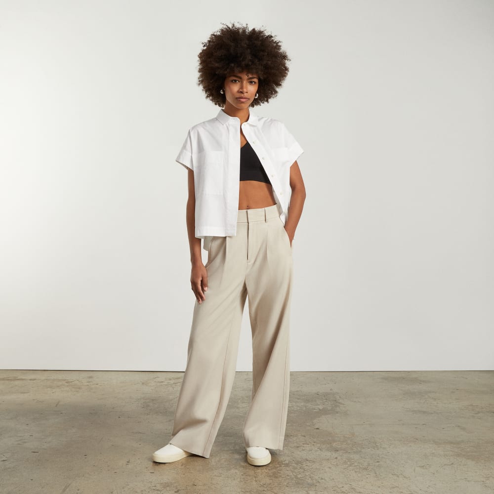 The Short-Sleeve Box Shirt in White — detail view