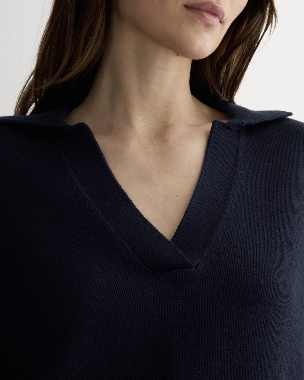 The Boxy Polo in Everyday Cotton in Navy — detail view
