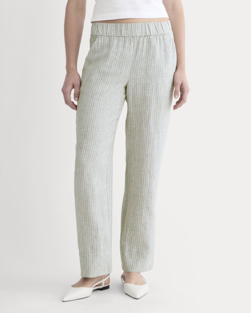 The Linen Easy Pant in Oil Green / White — detail view