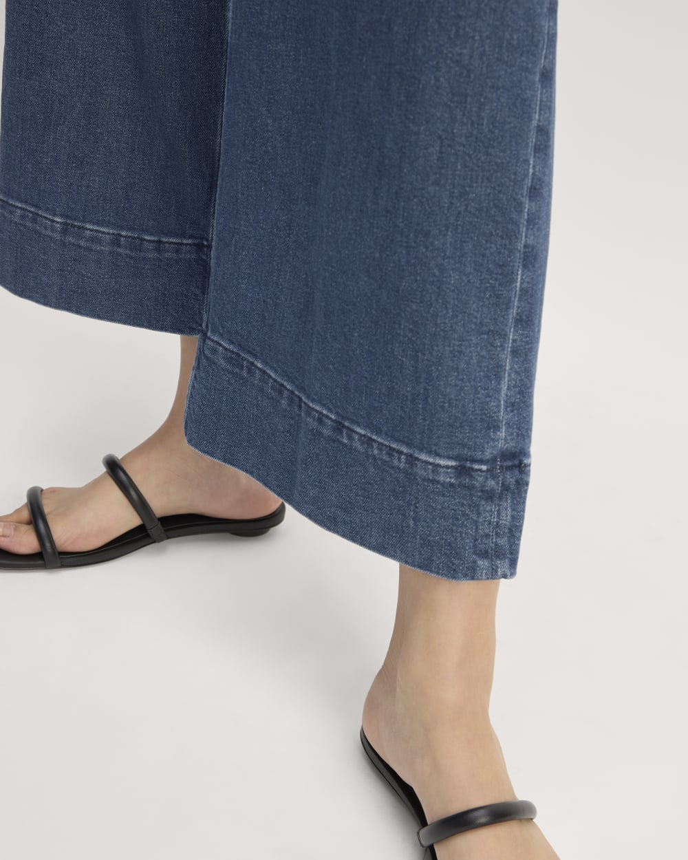 The Mariner Cropped Jean in Ocean Blue — detail view