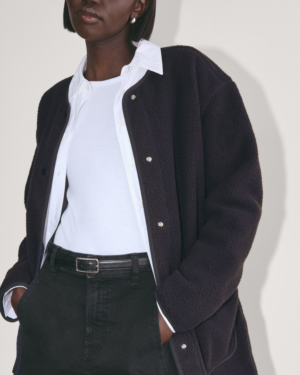The Teddy Liner in Navy — detail view