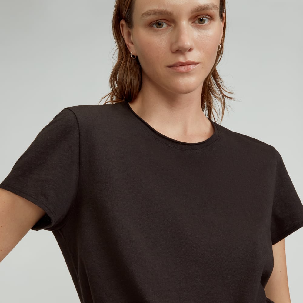 The Relaxed Hemp Tee in Black — detail view