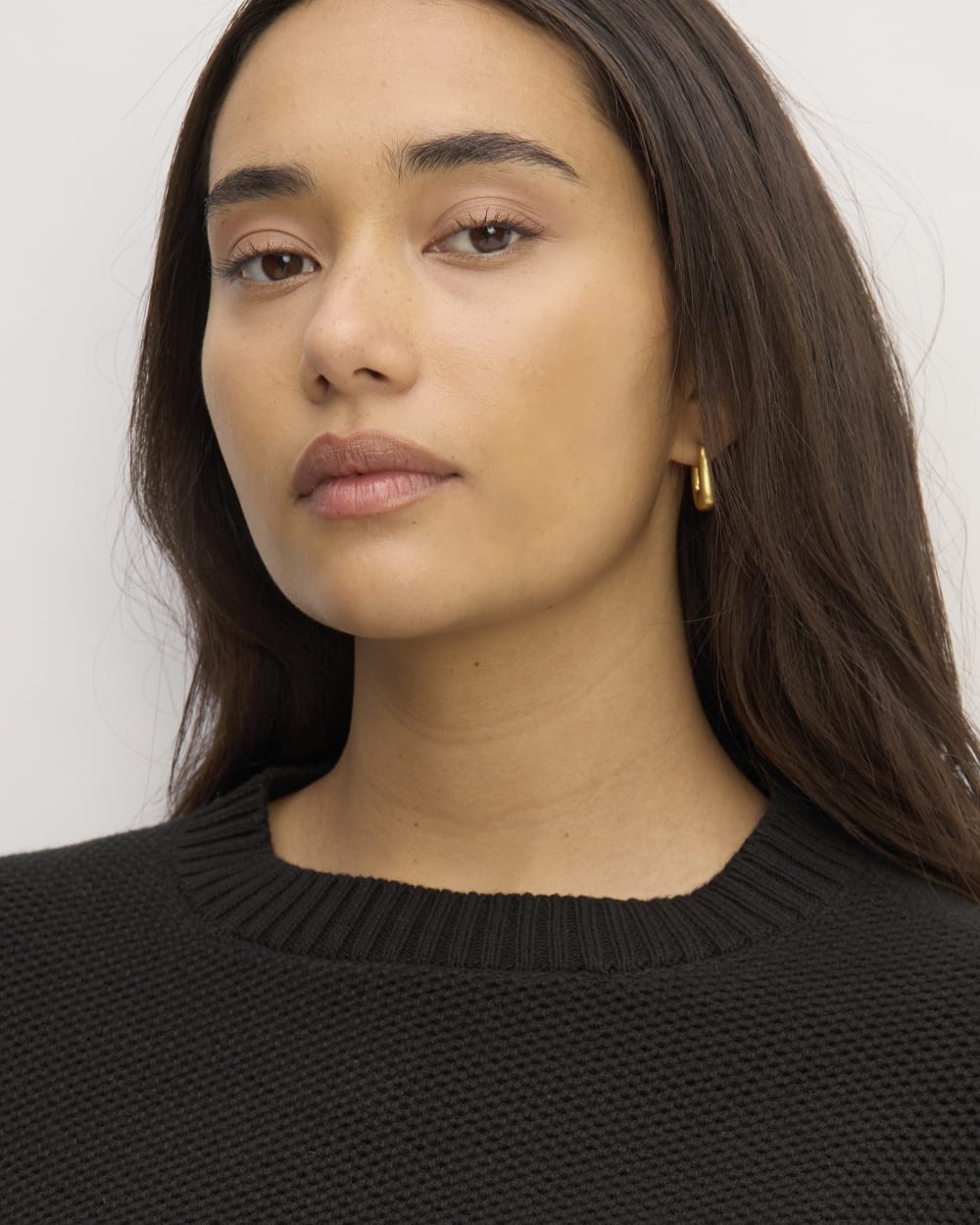 The Cotton Honeycomb Square Crew in Black — detail view
