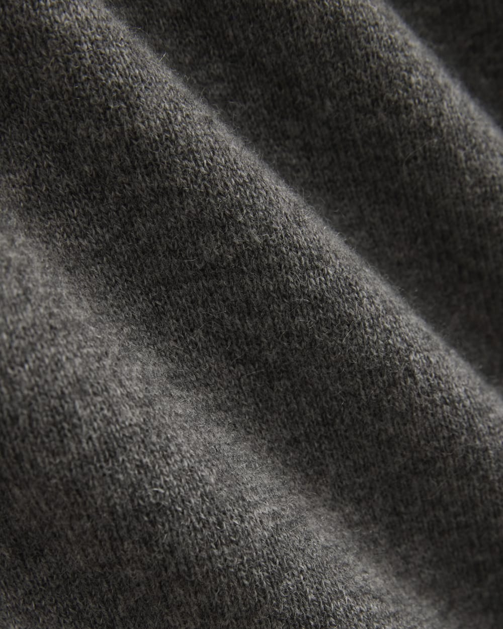 The Classic V in Cashmere in Heather Charcoal — detail view