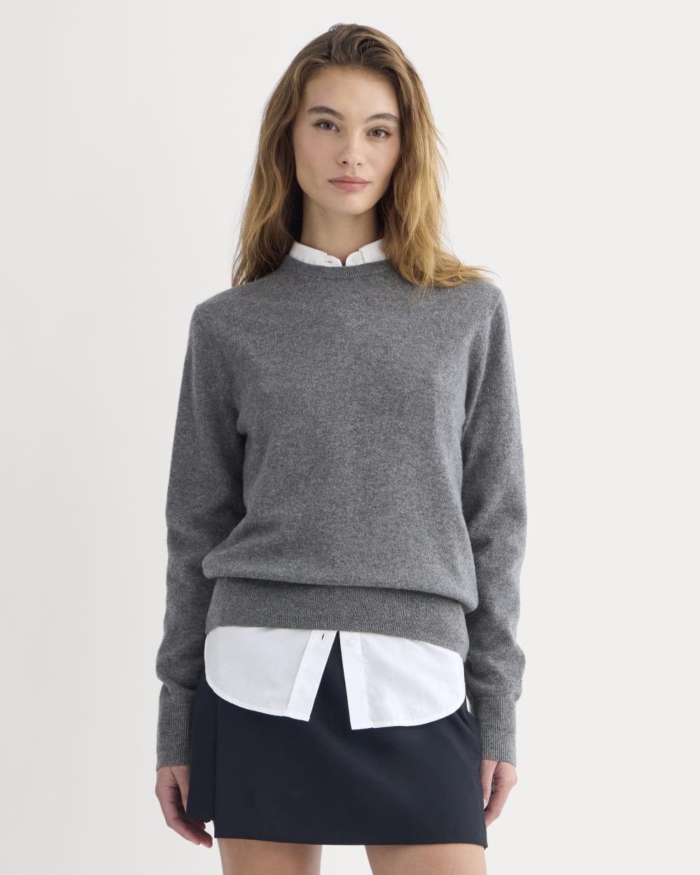 Cashmere Slim Crew Sweater in Heather Charcoal — front view