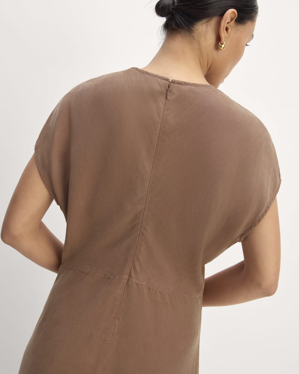 The TENCEL™ Short-Sleeve Midi Dress in Carob Brown — detail view