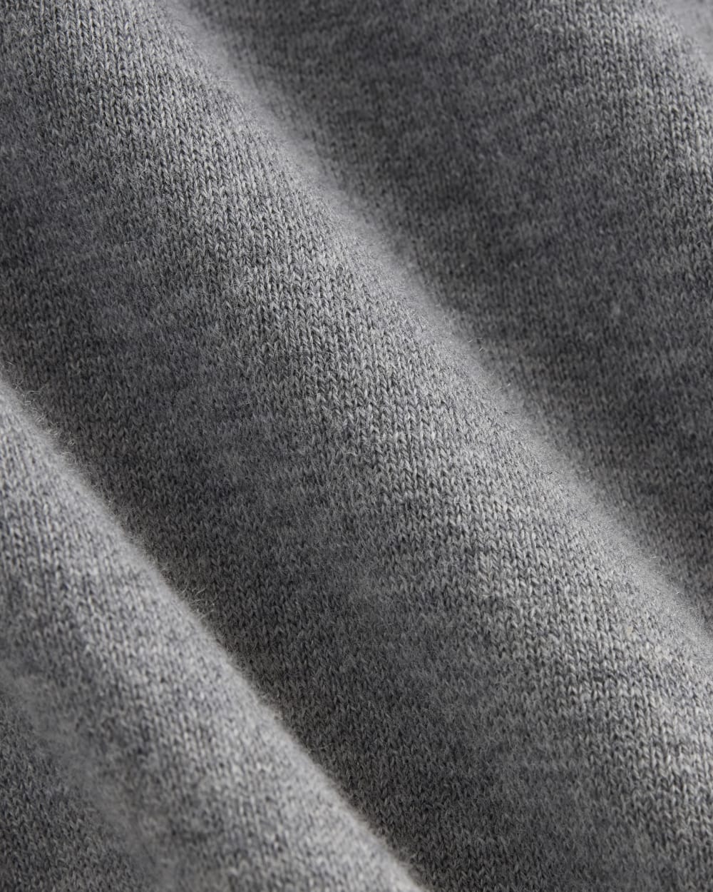 The Polo in Cotton Cashmere in Heather Charcoal — detail view