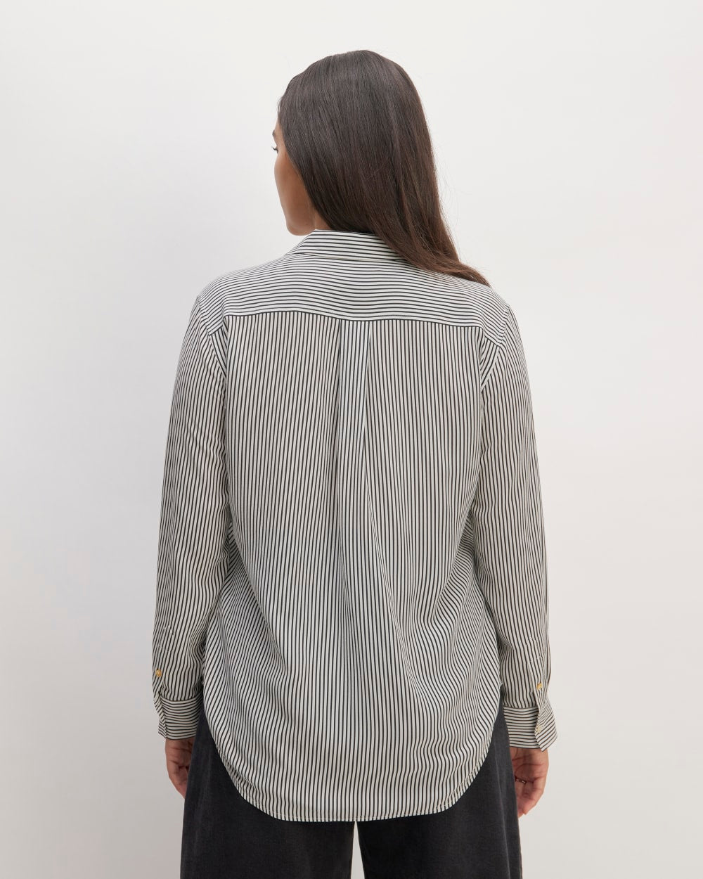 The Utility Shirt in Washable Silk in Black / White — detail view