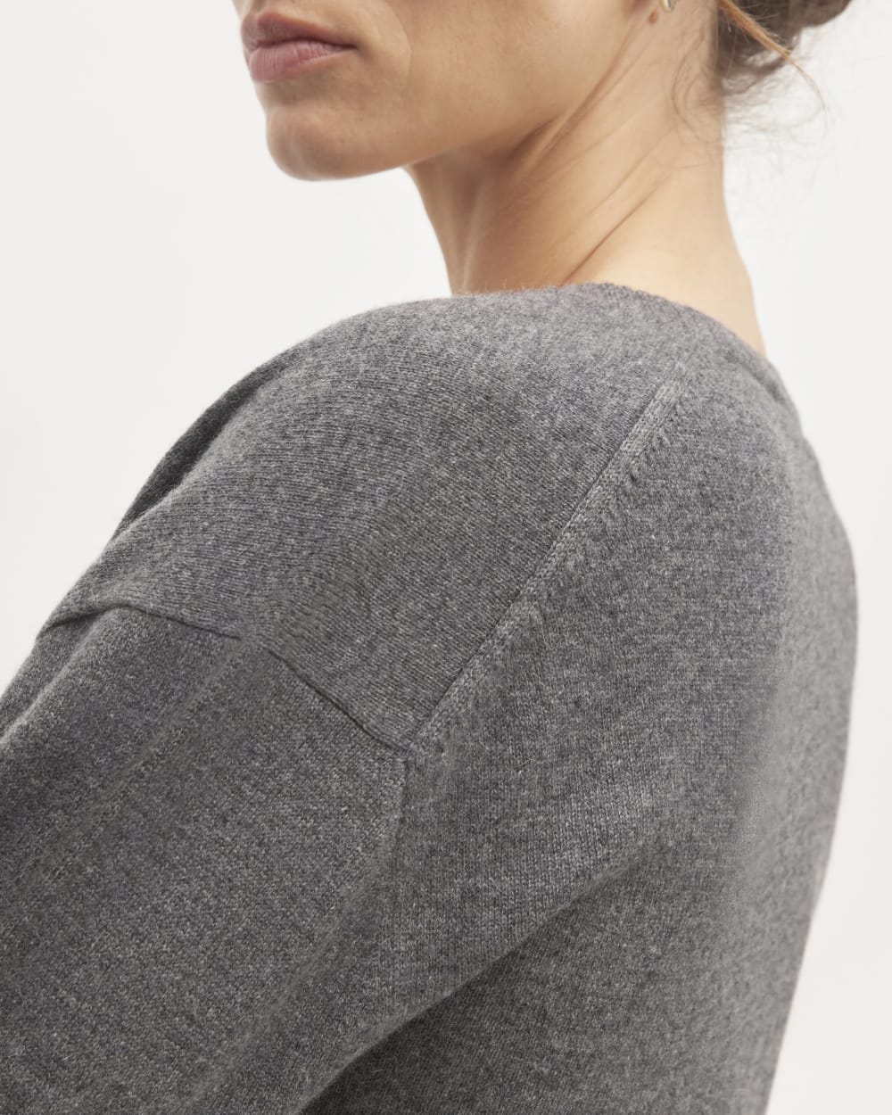 The Classic V in Cashmere in Heather Charcoal — detail view