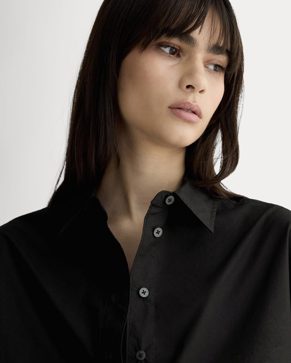 The Boyfriend Shirt in Ultrasoft Cotton in Black — detail view