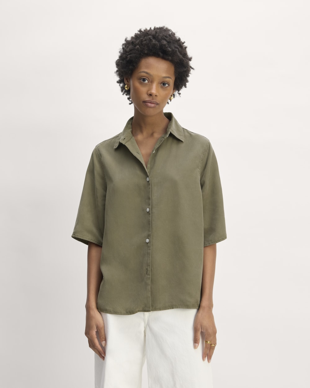The Short-Sleeve Shirt in Butterlite in Kalamata — front view
