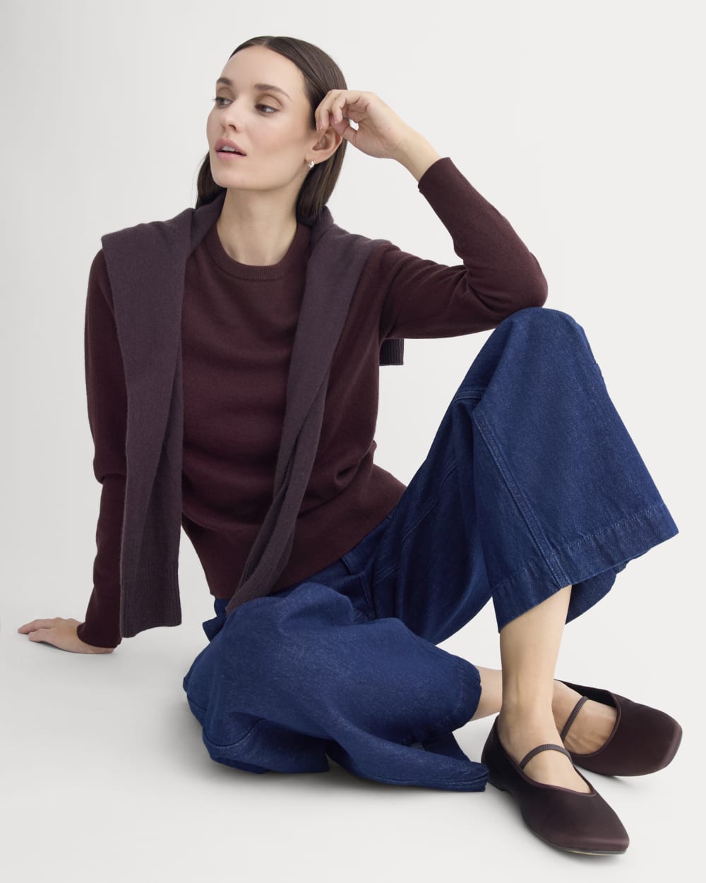 Cashmere Slim Crew Sweater in Wine — front view