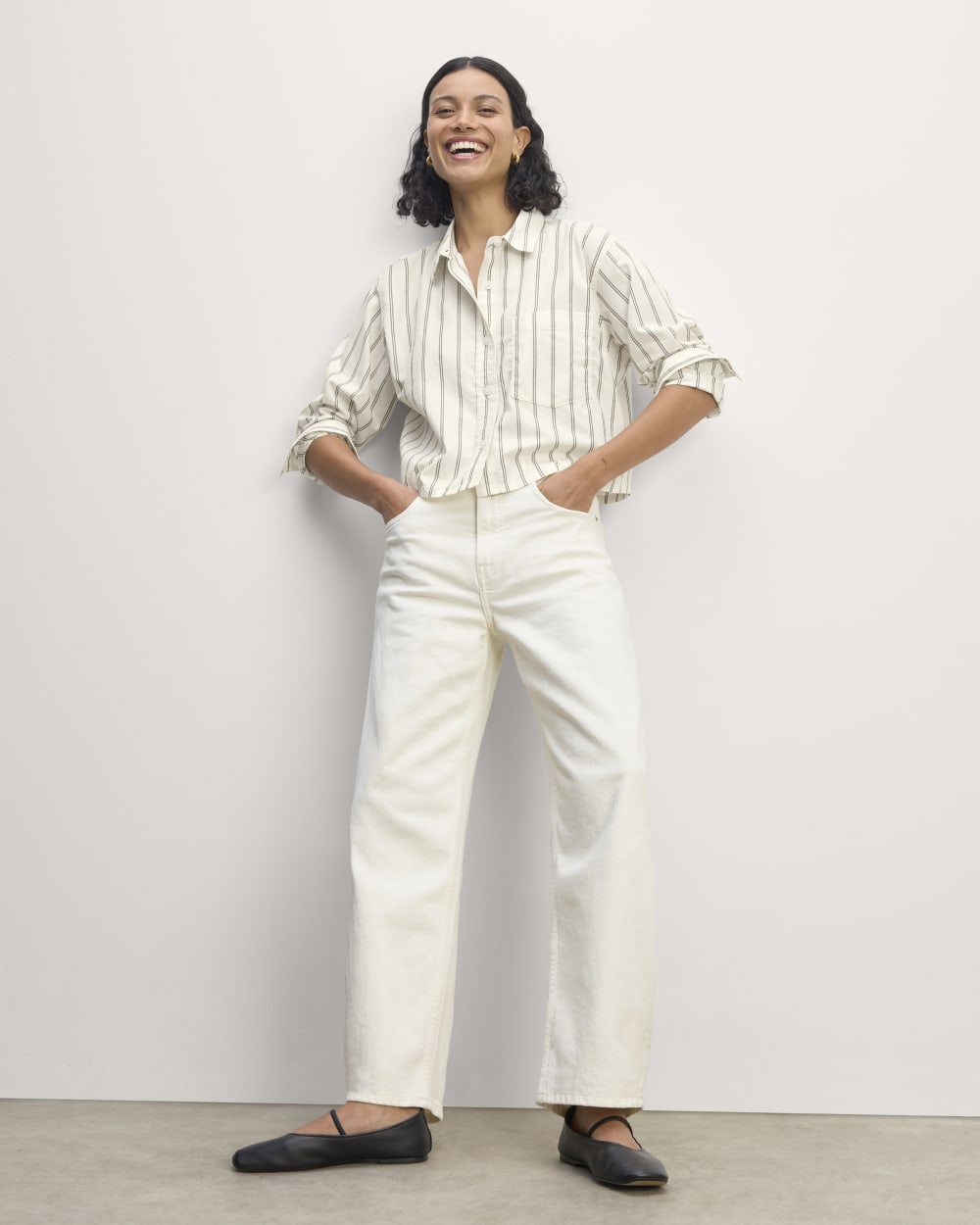 The Way-Short Shirt in Silky Cotton in Bone / Black — detail view