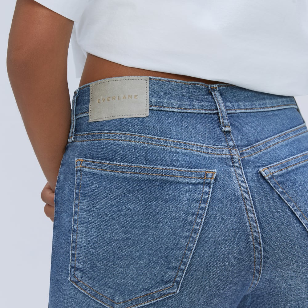 The Mid-Rise Skinny Stretch Jean in Atlantic Wash — detail view