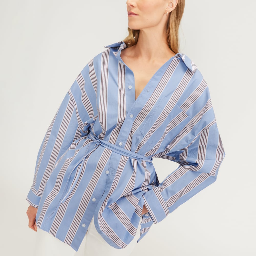 The Poplin Tie Back Shirt in Blue Opal / Cabernet / White — detail view