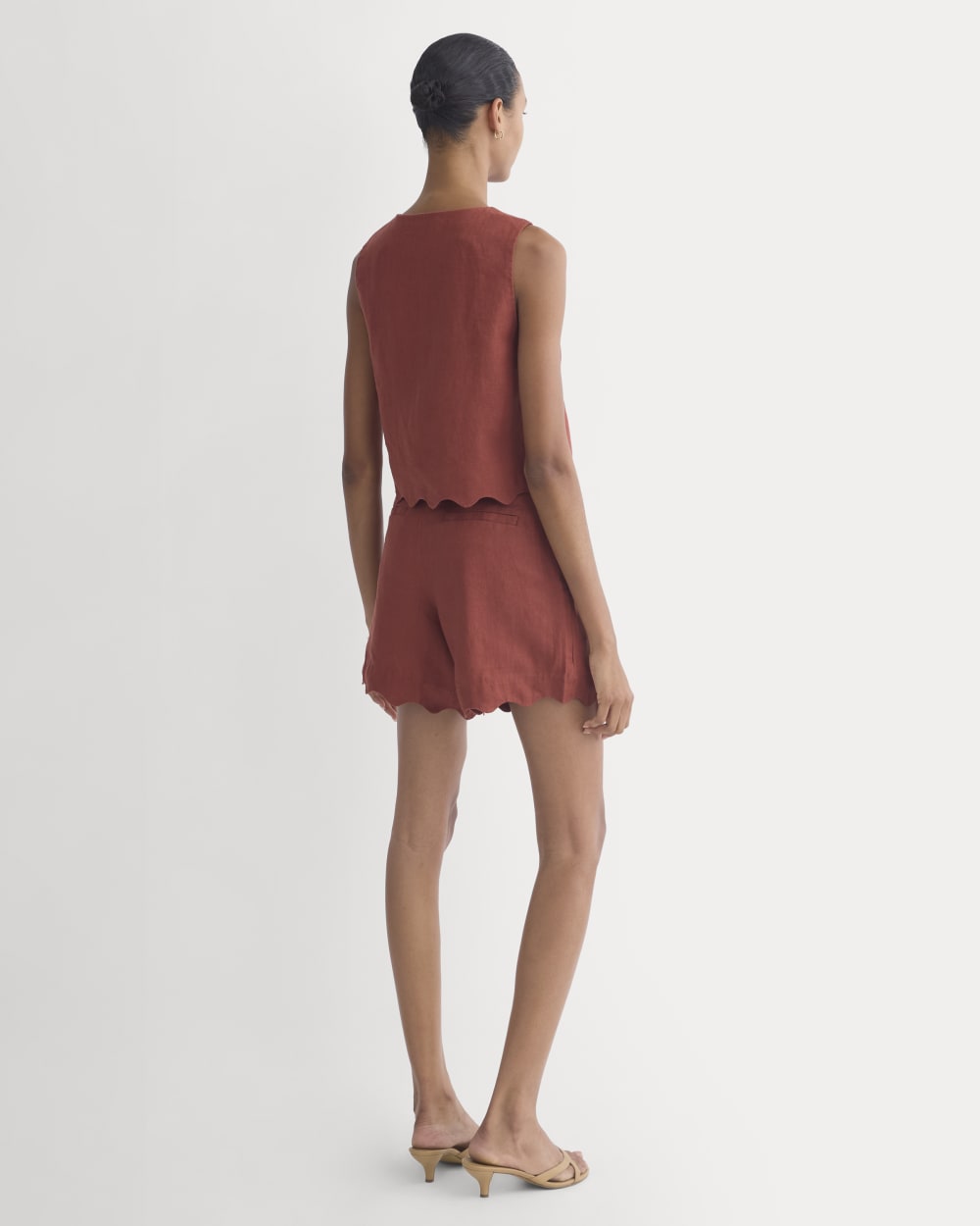 Tie-Front Scallop Tank in Linen in Henna Red — detail view