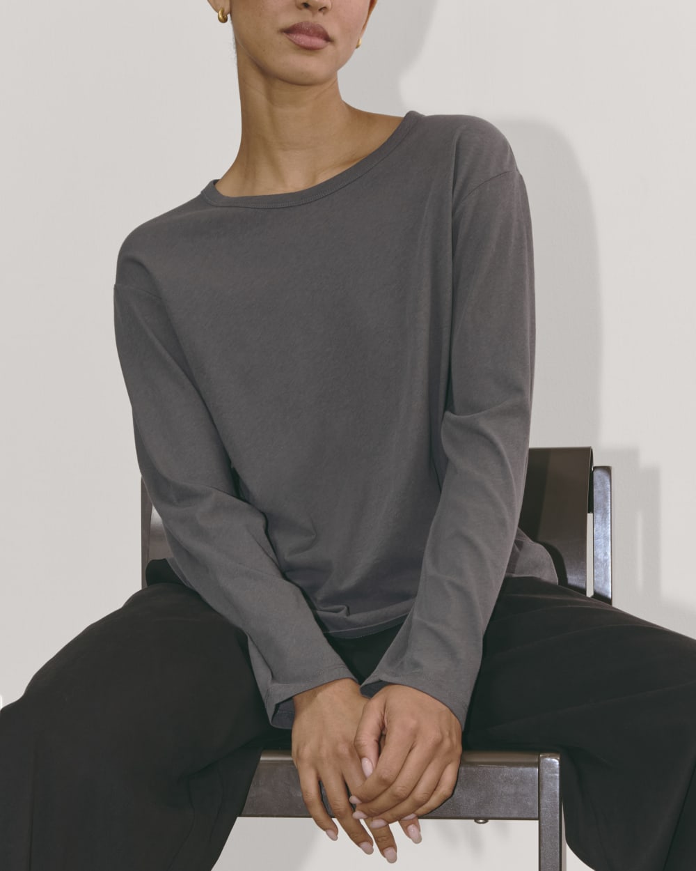 The Air Long-Sleeve Tee in Graphite — detail view