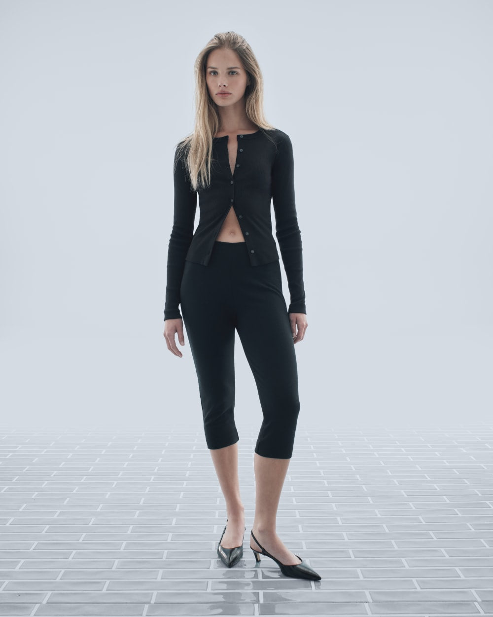 The Dream Capri in Black — detail view