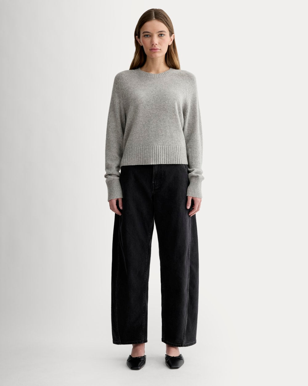 The Boxy Crew in Cashmere in Light Heather Grey — detail view