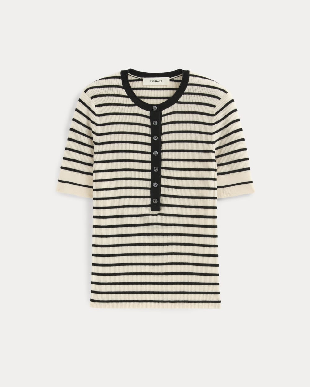 The Short-Sleeve Henley in Ultrasoft Merino in Parchment / Black — alternate view