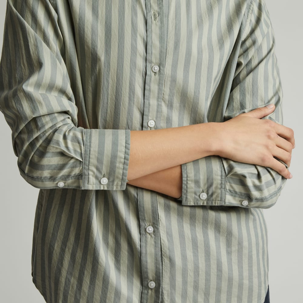 The Must-Have Shirt in Silky Cotton in Green Balsam / Seagrass — detail view